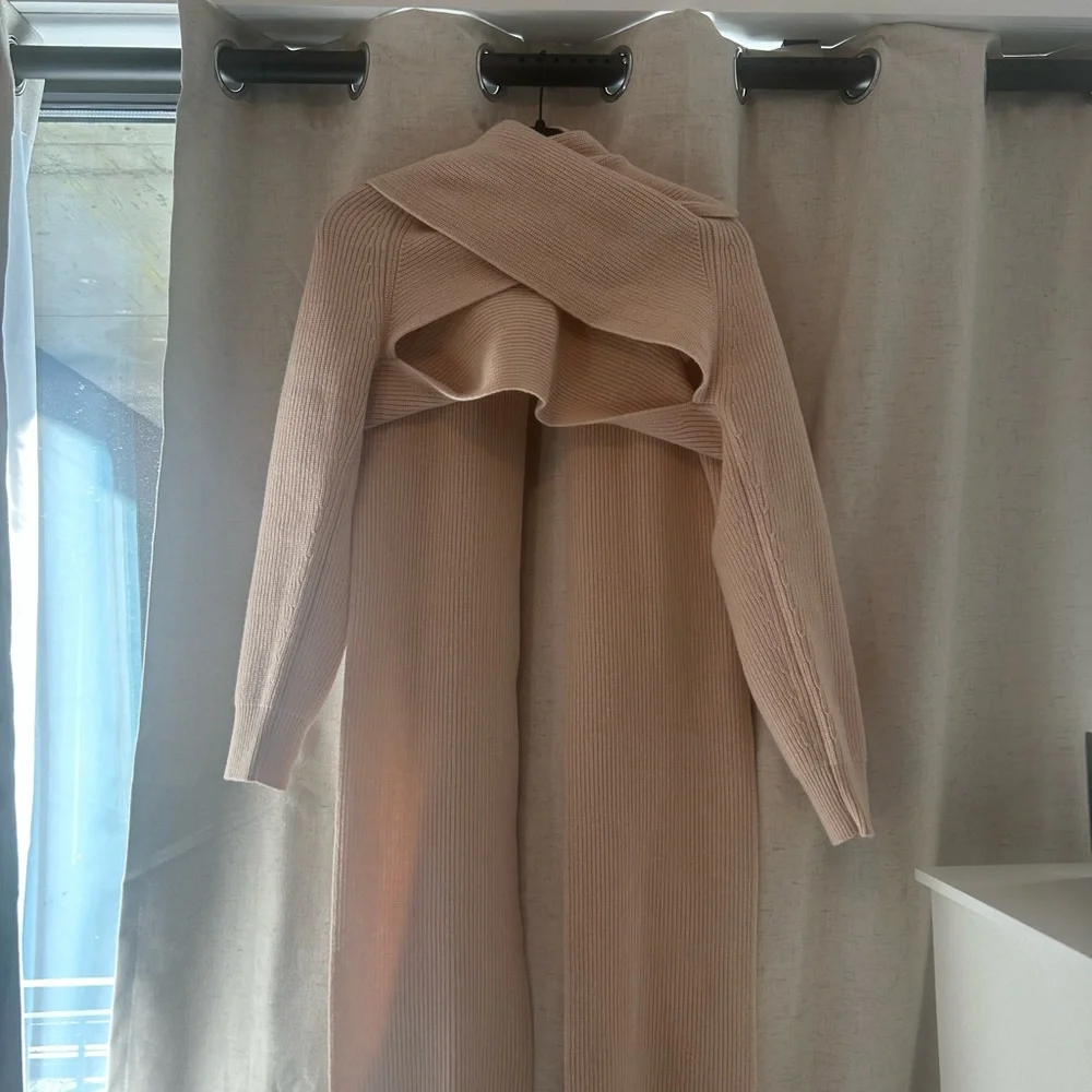 Frame blush knit shrug - Picture 2 of 7